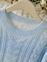 Cozy Blue-and-white Ombré Cable-knit Crew-neck Sweater